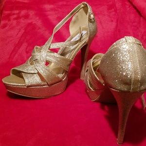 Steve Madden sparkly sandal 9